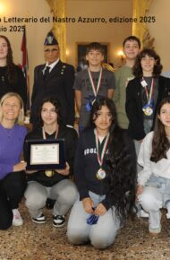il gruppo partecipanti alla premiazione in prefettura il 15 maggio 2025